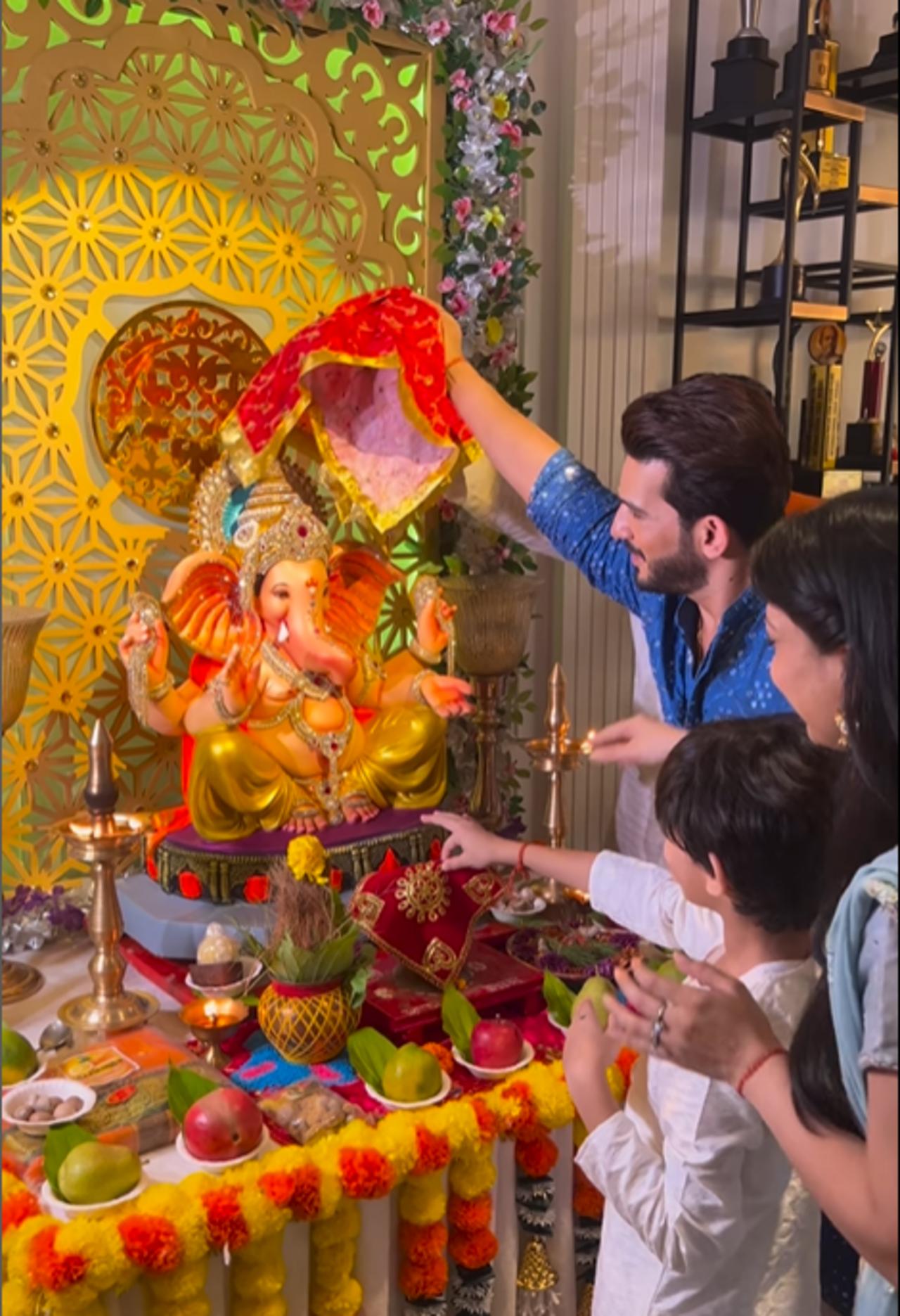 Arjun Bijlani hosts Ganpati every year. The actor offered prayers and celebrated the festival with his family and friends